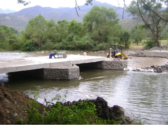 Fachada de vivienda residencial 2